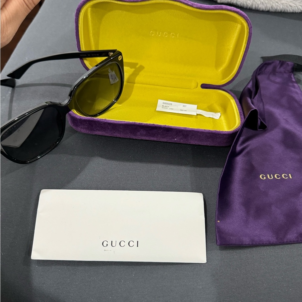 BRAND NEW GUCCI SUNGLASSES